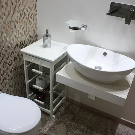 Lilla Bed and Breakfast 4*