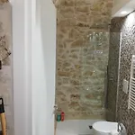 Lilla לינה וארוחת בוקר