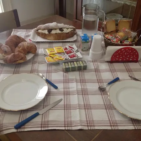 فندق مبيت وإفطار Lilla 4*